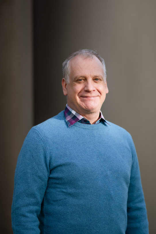 Dr. Thomas Breucker