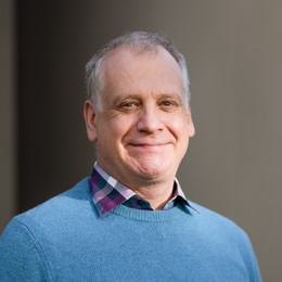 Dr. Thomas Breucker